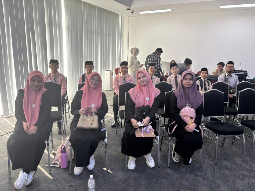 Peserta Speeling Bee dari Pondok Pesantren Muqimus Sunnah